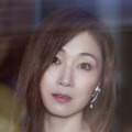 被女同学哄骗穿上女装还被绑起来